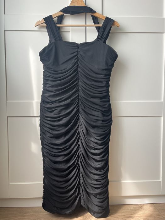 Czarna elegancka sukienka z marszczeniami r.42 Gapa wesele studniówka