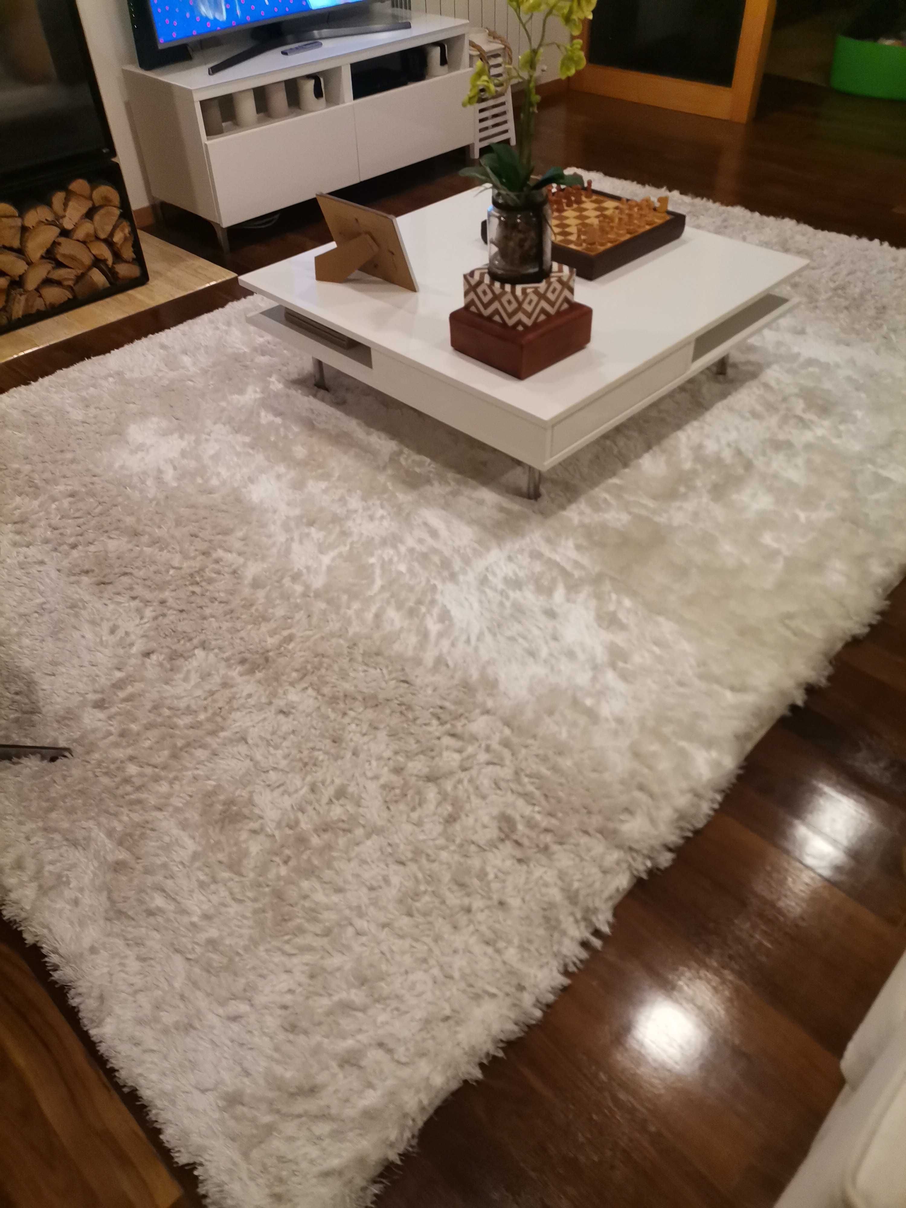 3 Carpetes shaggy Macao e 1 carpete patchwork vermelha preta e cinza