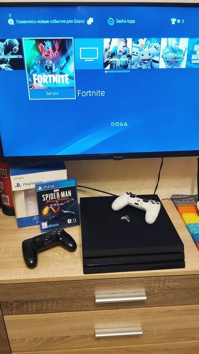 Приставка SONY PS 4 PRO 1 TB CUH7116B