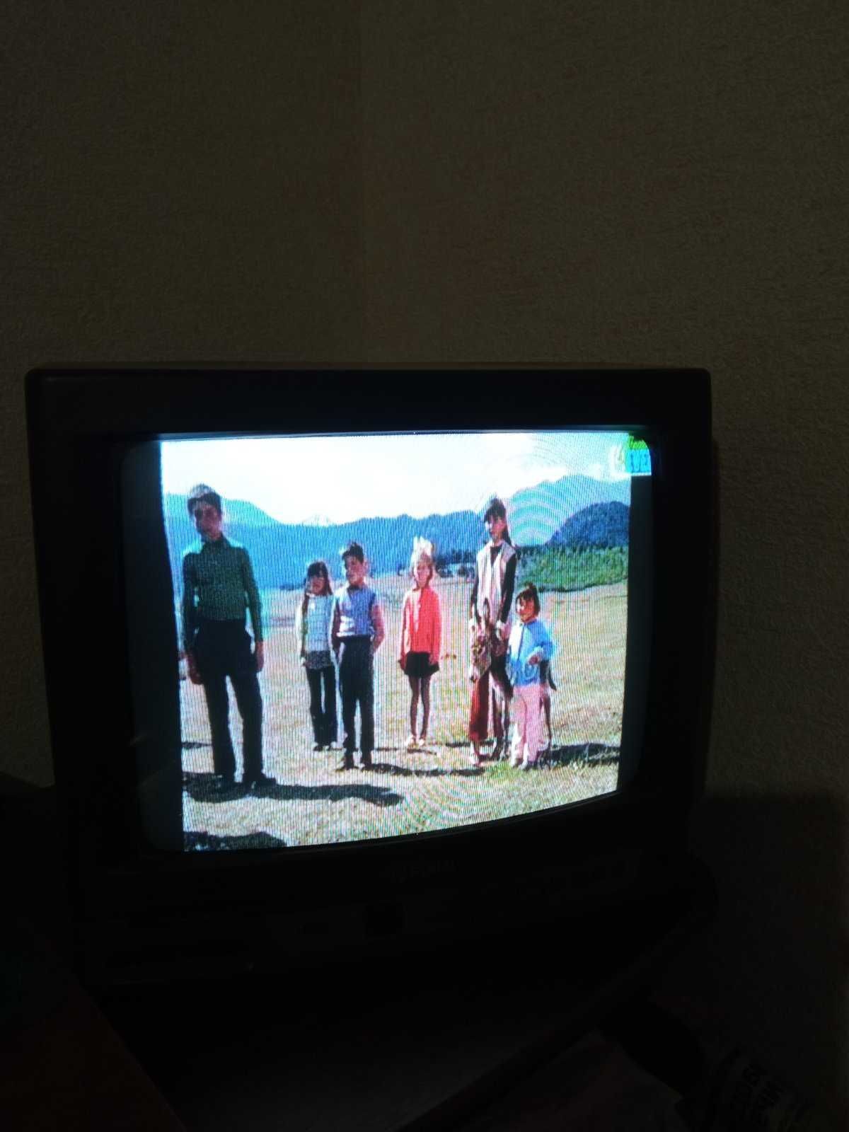 Кольоровий телевізор FUNAI TV-1400A MK8 у гарному, робочому стані