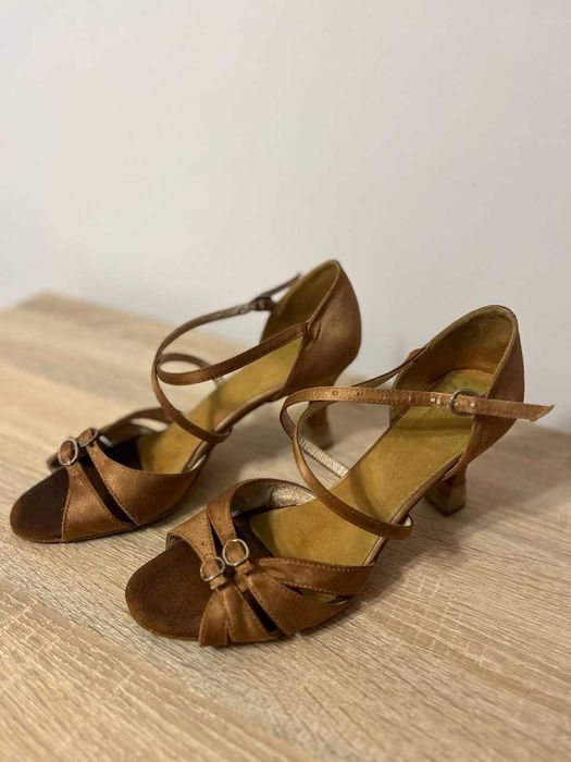 Жіночі бальні туфлі латина