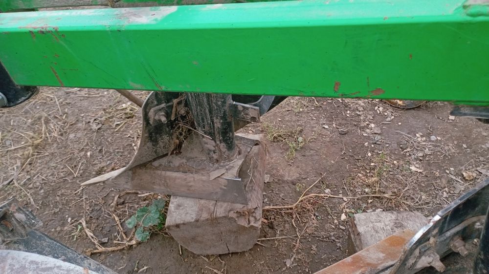 Продаю плуг 2 по 30