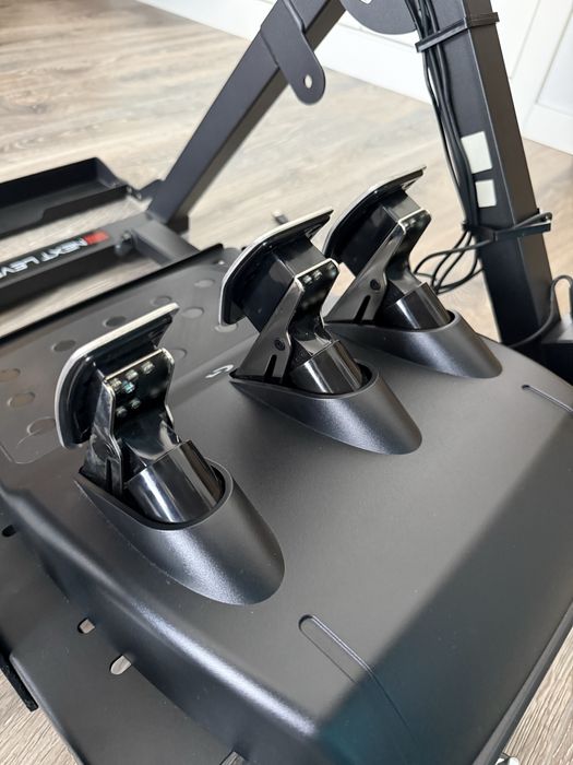 Volante Logitech 923 + Racing Wheel Stand 2.0