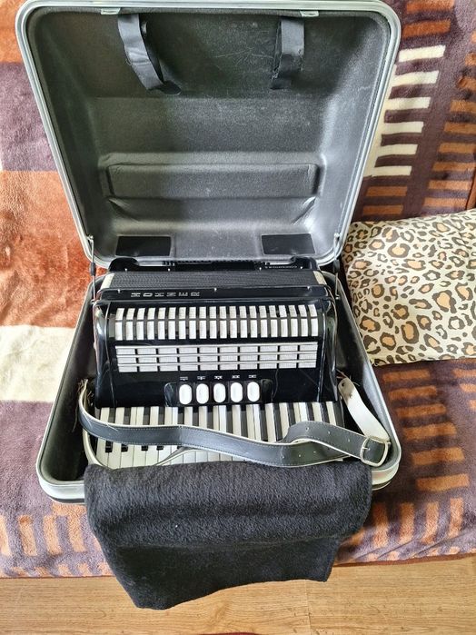 Akordeon Hohner 72 basy