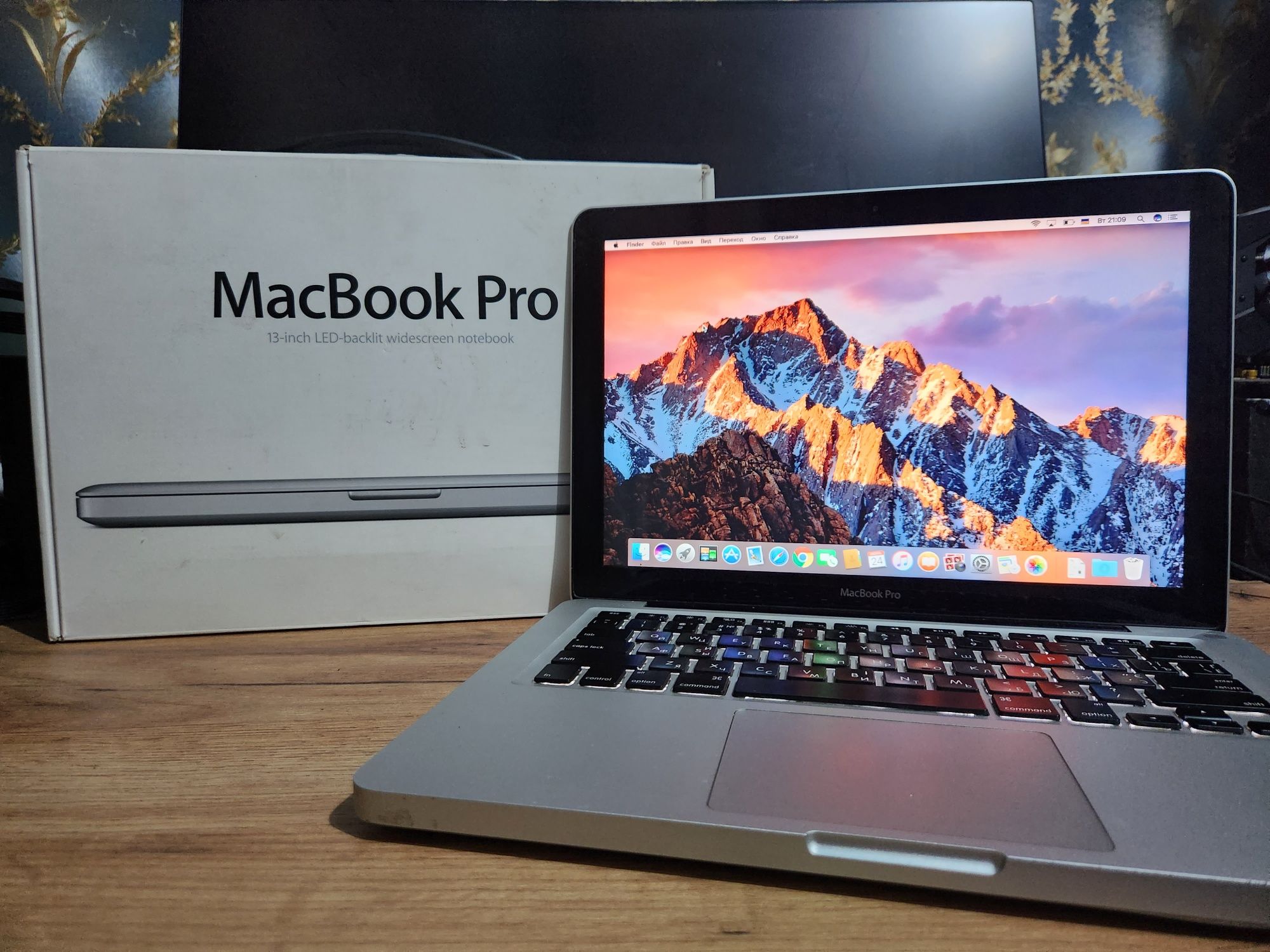 Macbook pro 13 2011 i5 8gb ssd250gb hdd500gb