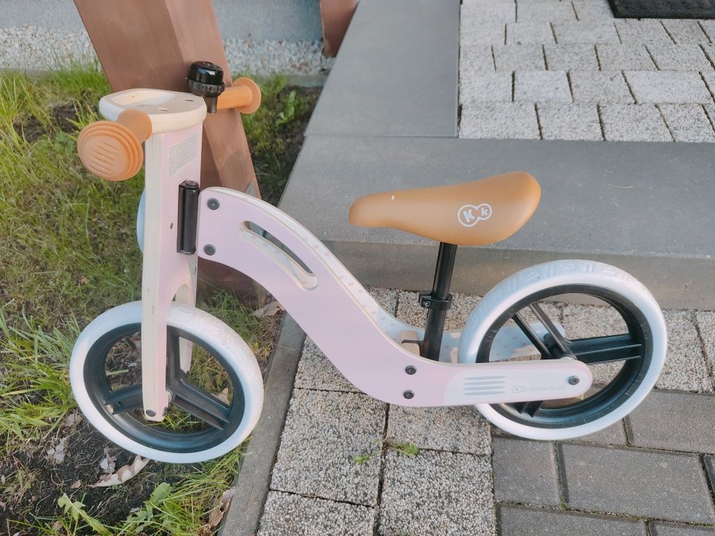 Kinder Kraft różowy rowerek biegowy