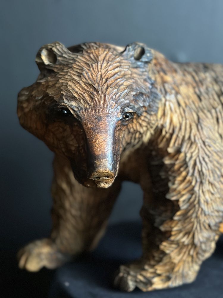 Figura rzeźba niedzwiedz drewniany hand made prezent