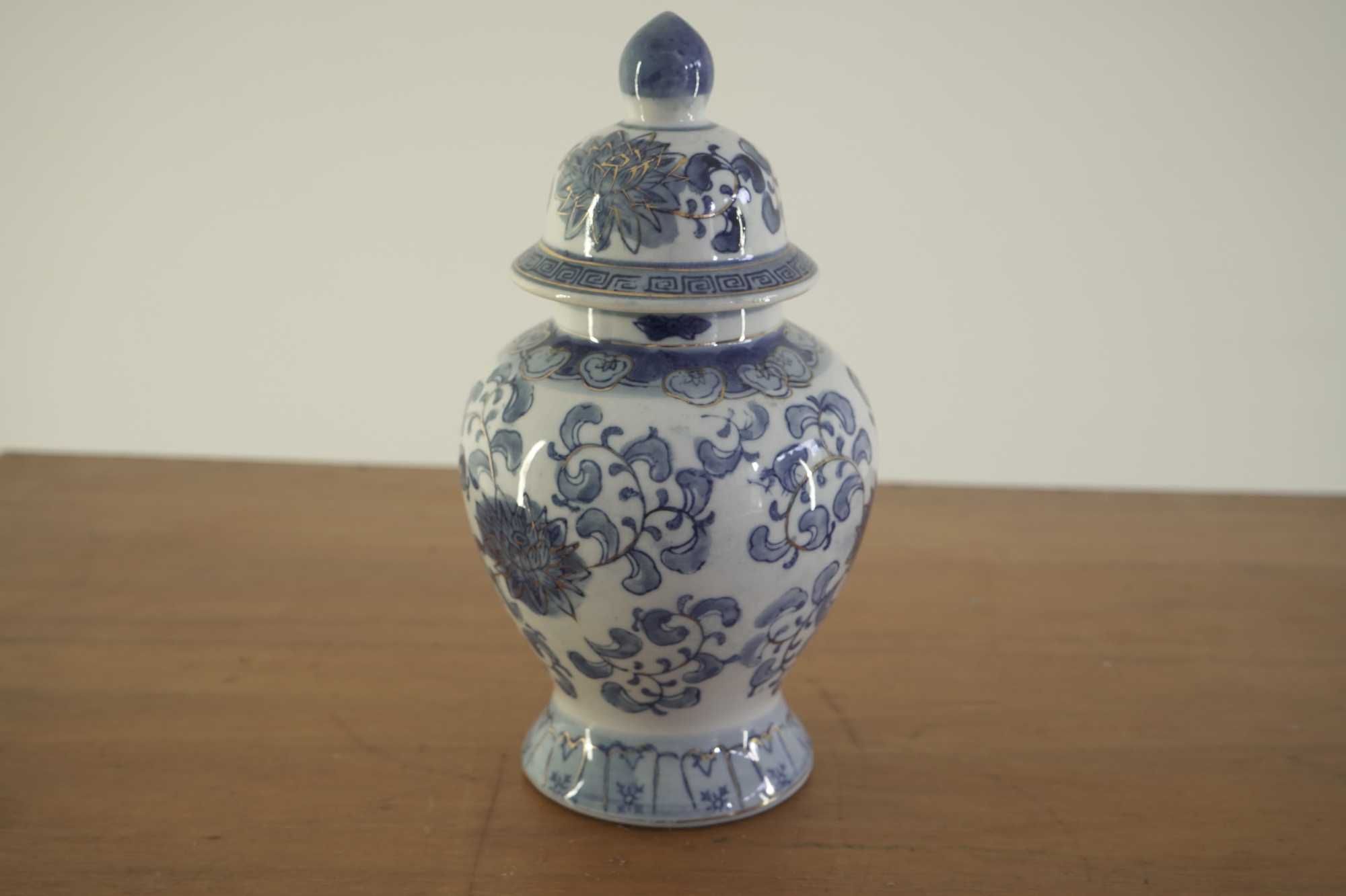 8 Peças Porcelana Coleção