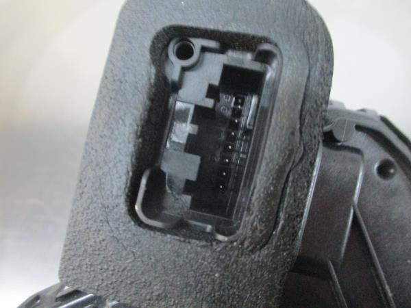 Fechadura / fecho porta frente direito VOLKSWAGEN Polo (AW1)