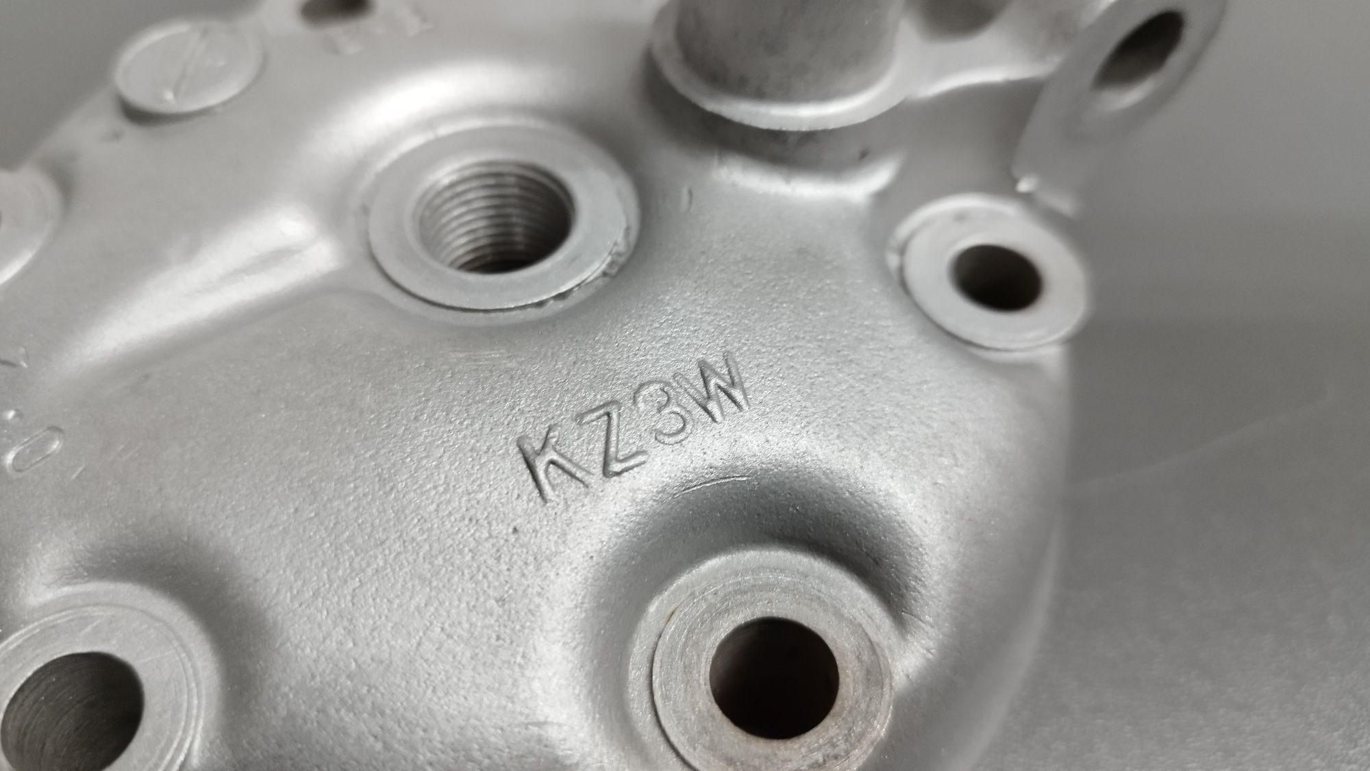 Głowica Honda cr 250 KZ3W 02-04 rok cylindra