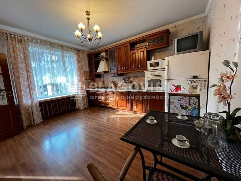 Конча Заспа с Плюты  - Дом 330 м кв  на 14 сотках