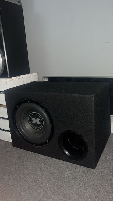 subwoofer samochodowy excursion