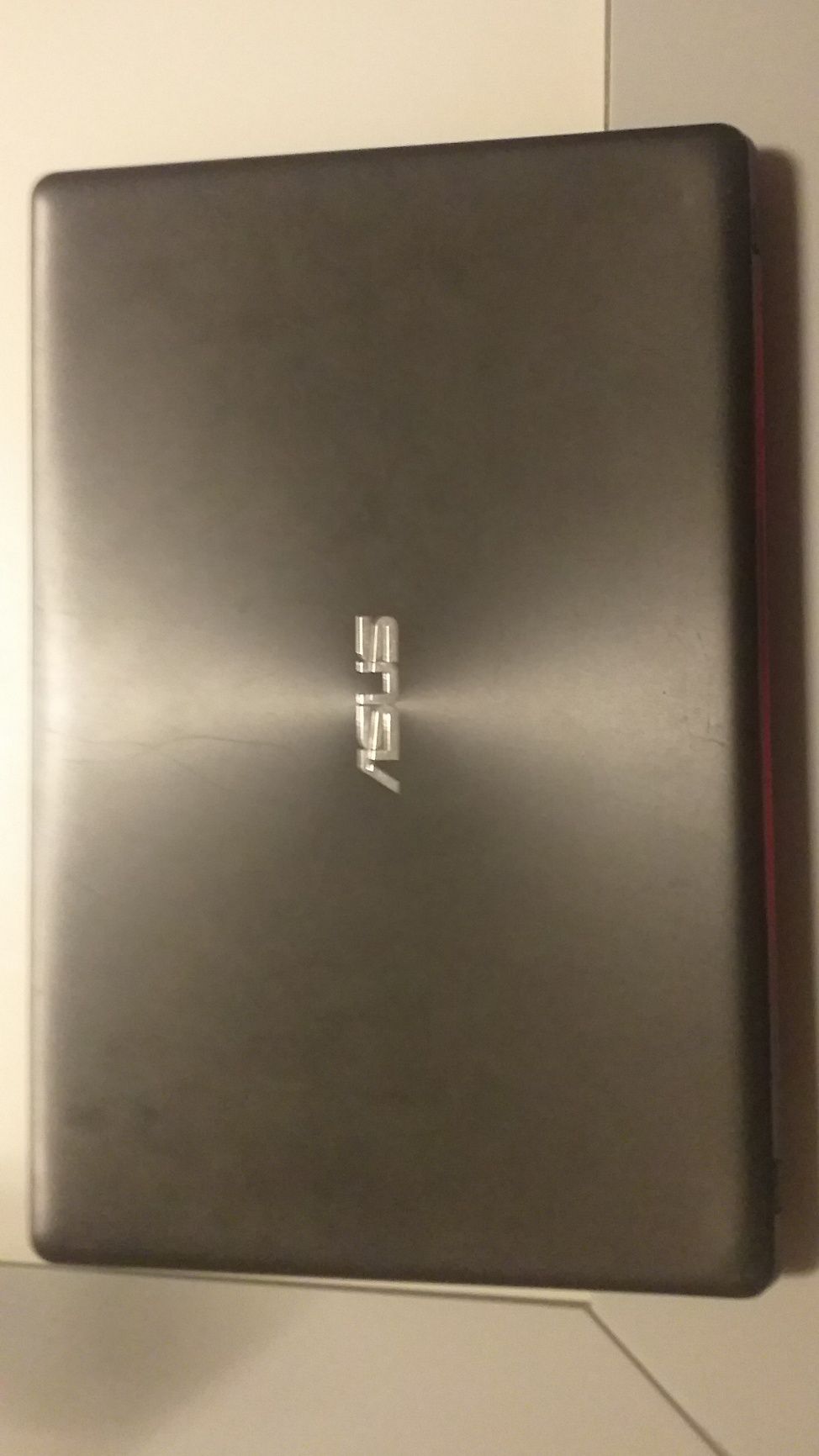 Laptop Asus F550L . i5