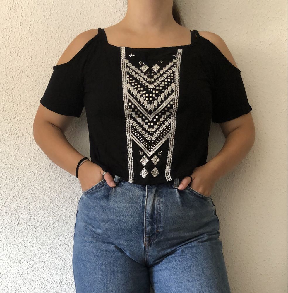 Blusa ‘off the shoulder’