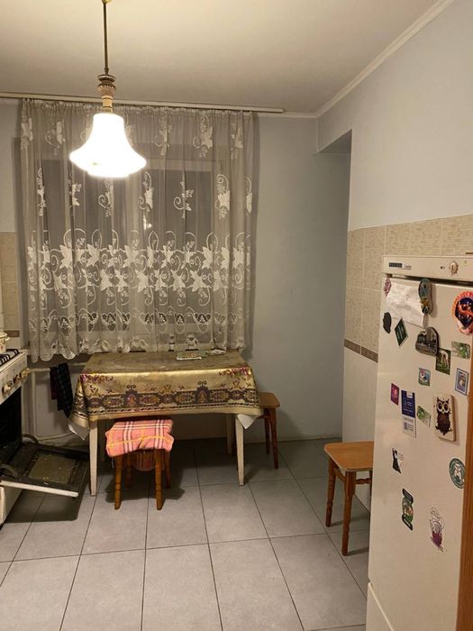 Здається окрема кімната без власника, 12 школа