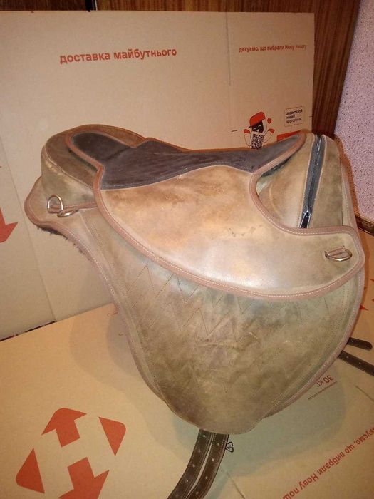 Продам кожаное безленчиковое седло для лошади б/у в хорошем состоянии