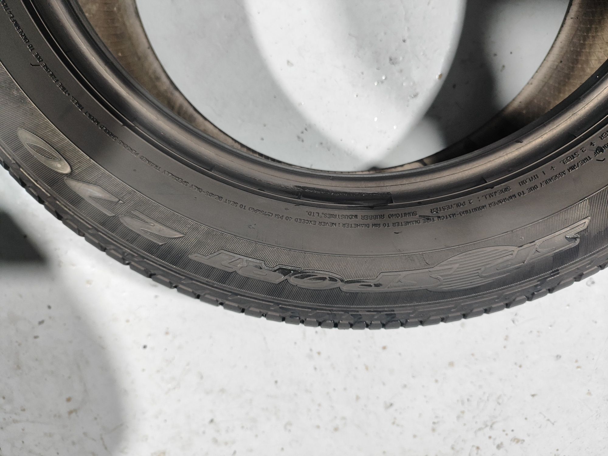 2 pneus semi novos 235-55R18 Dunlop - Oferta da Entrega