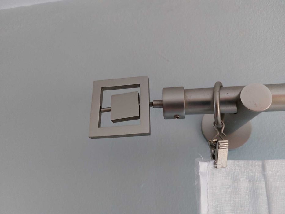 Karnisz metalowy wykusz