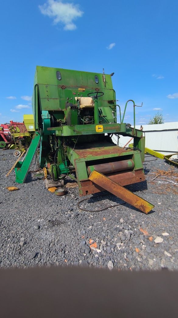Części do kombajnów zbożowych Massey Ferguson John Deere case  Claas