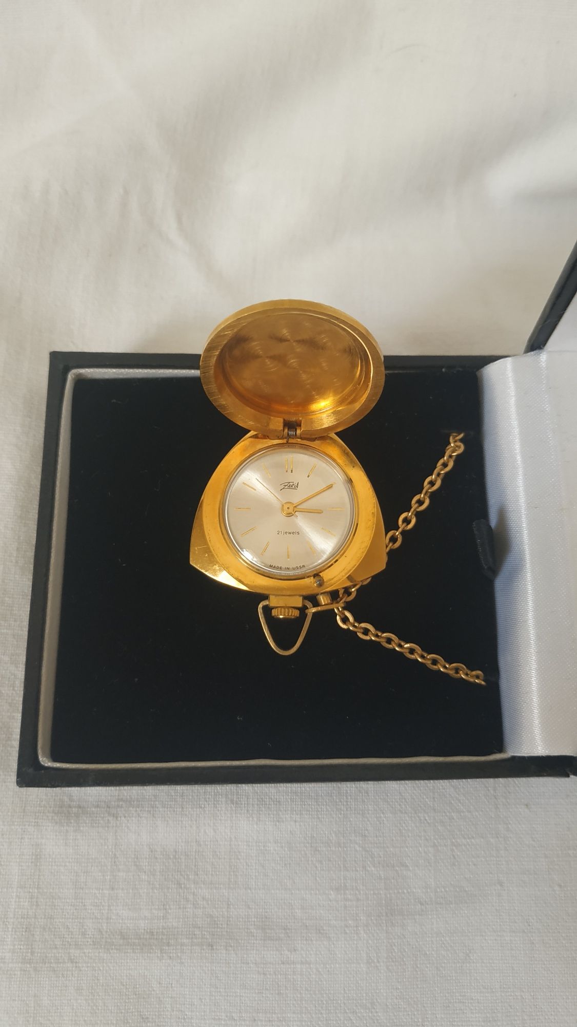 Жіночий вінтажний позолочений годинник Zaria, оригінал