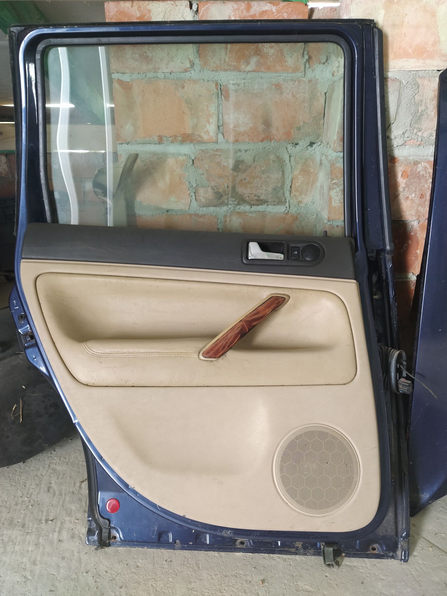 Продам дверки Volkswagen Passat B5