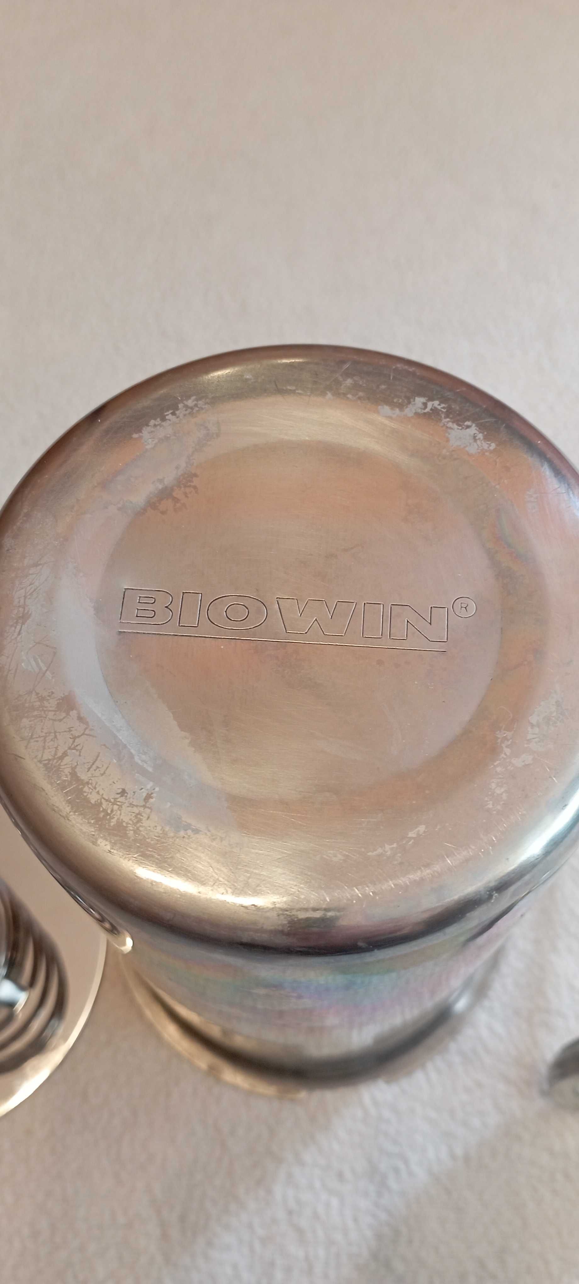 Szynkowar BIOWIN ze stali nierdzewnej  pojemność szynkowaru to 1,5 kg