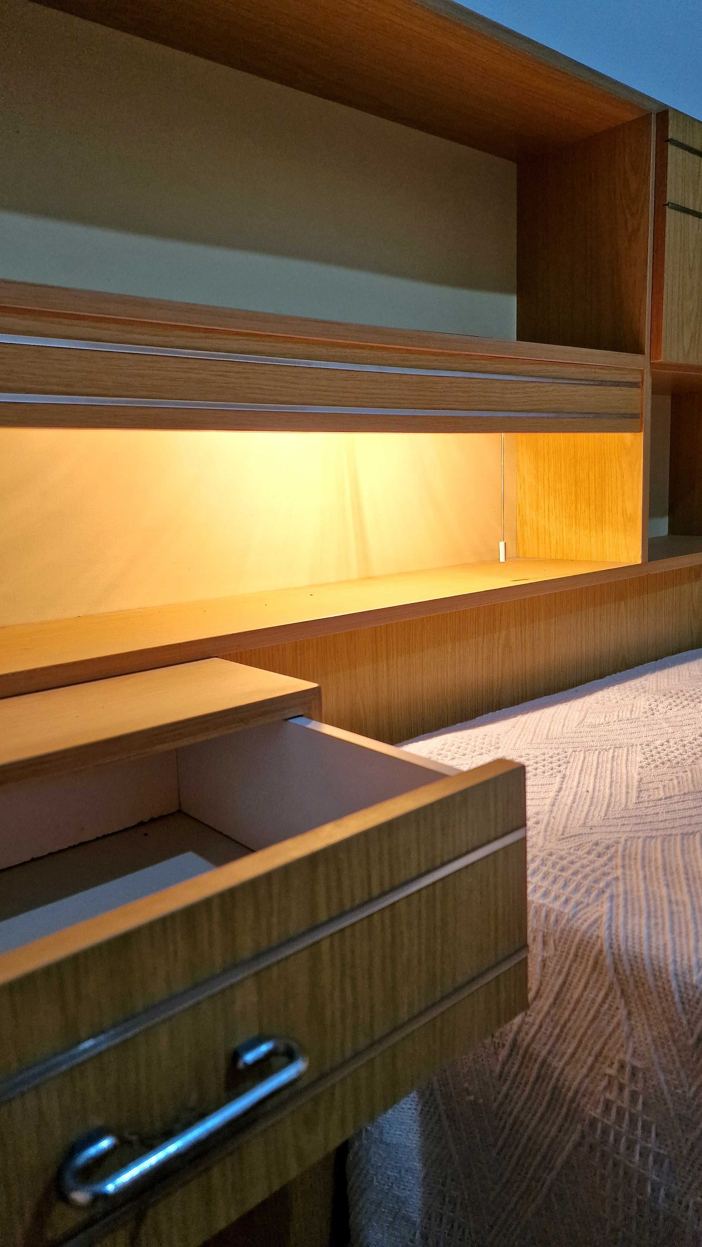 Quarto completo! Cama, Secretária e Armário