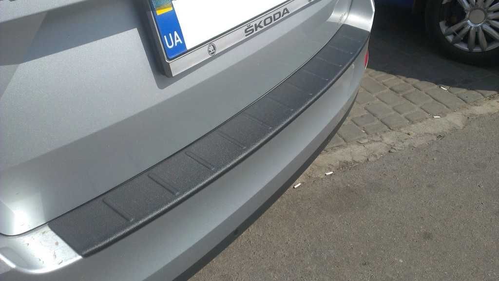 Накладка на задній бампер Skoda A7 Combi/універсал