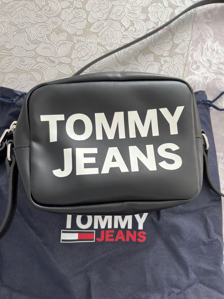 Mała listonoszka Tommy Jeans