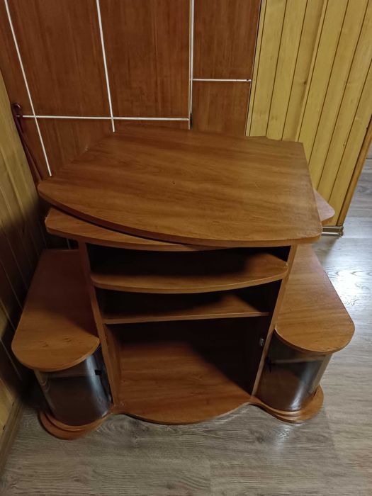 Тумбочка під телевізор