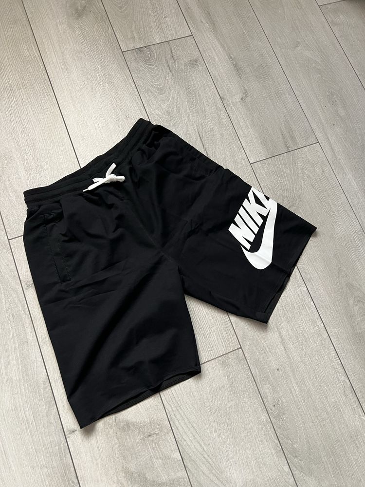 Шорти Nike Club Alumni