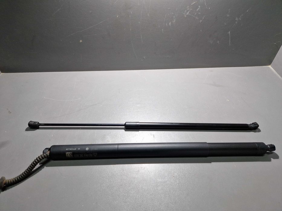 Амортизатор крышки багажника правый 3CN827552 Volkswagen Atlas 2020+