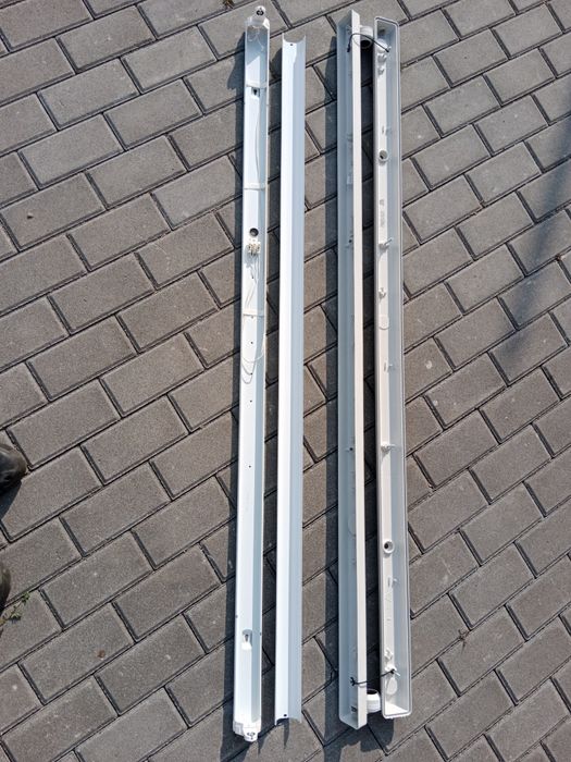 Lampa LED, świetlówka z oprawą Nowe