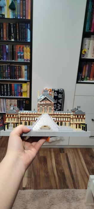 Klocki a'la lego - Luwr