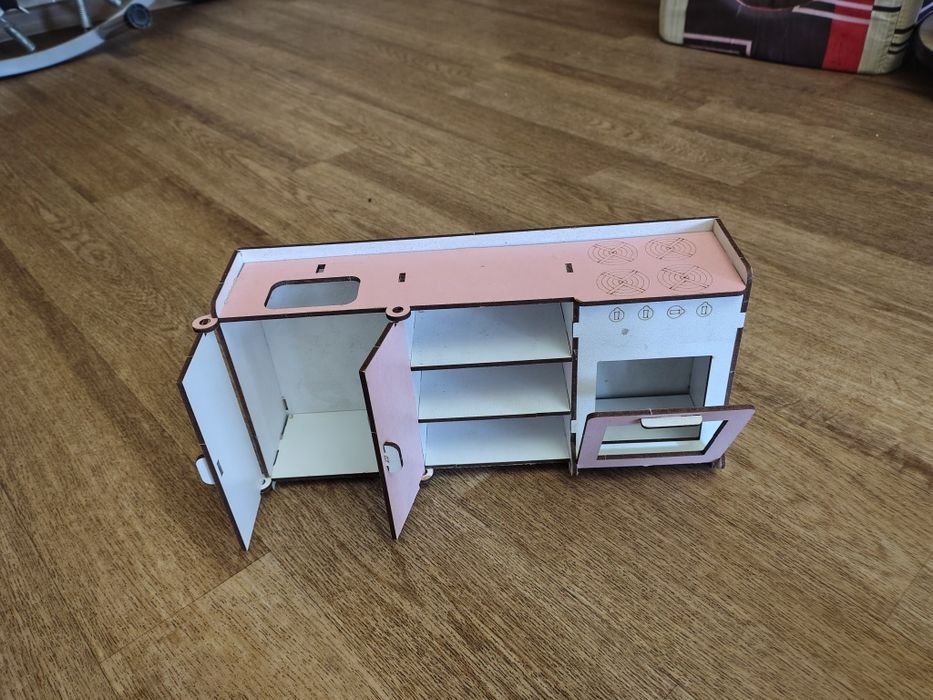 ляльковий будинок з меблями