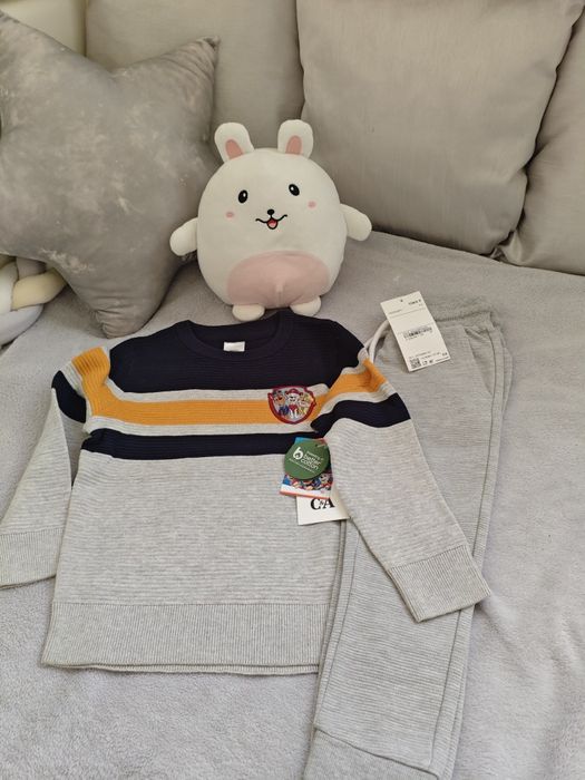 Nowy sweterek Psi patrol C&A i nowe spodnie dresowe C&A r. 104