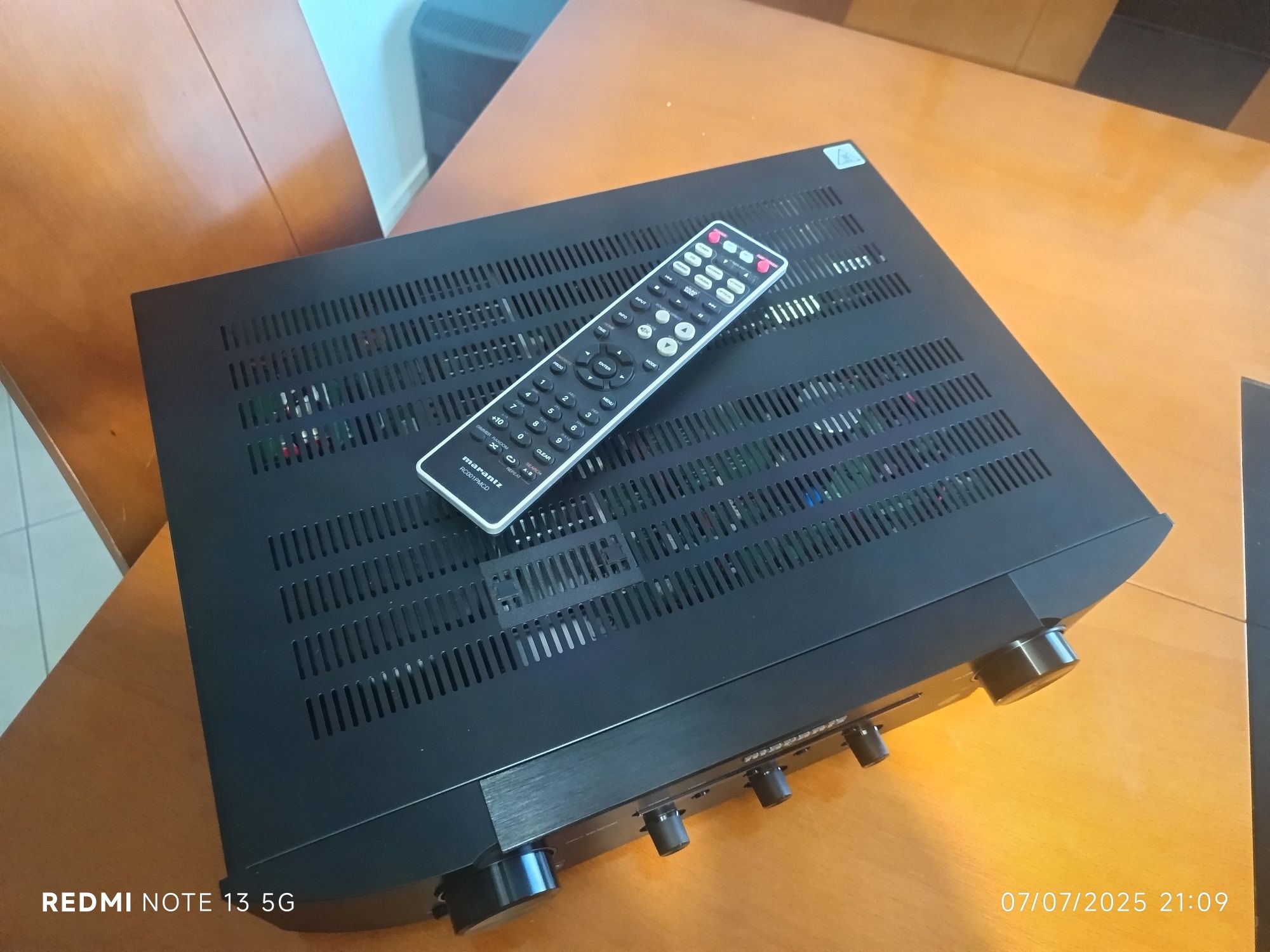 Amplificador stereo Marantz PM 6005 com comando original