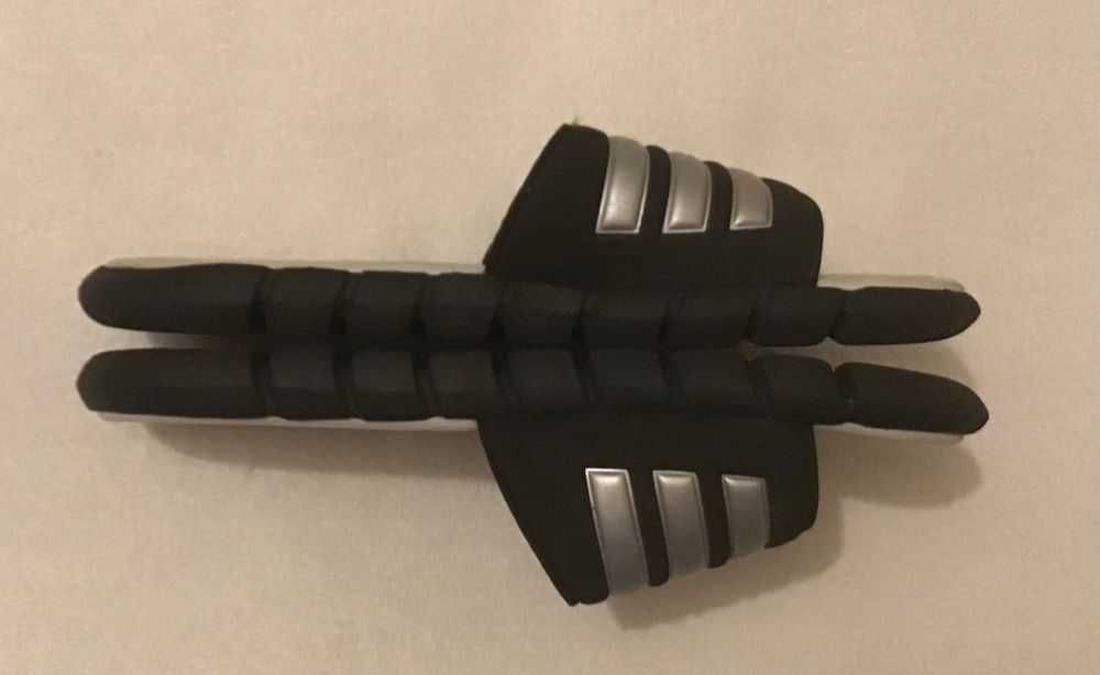 Chinelos marca Adidas