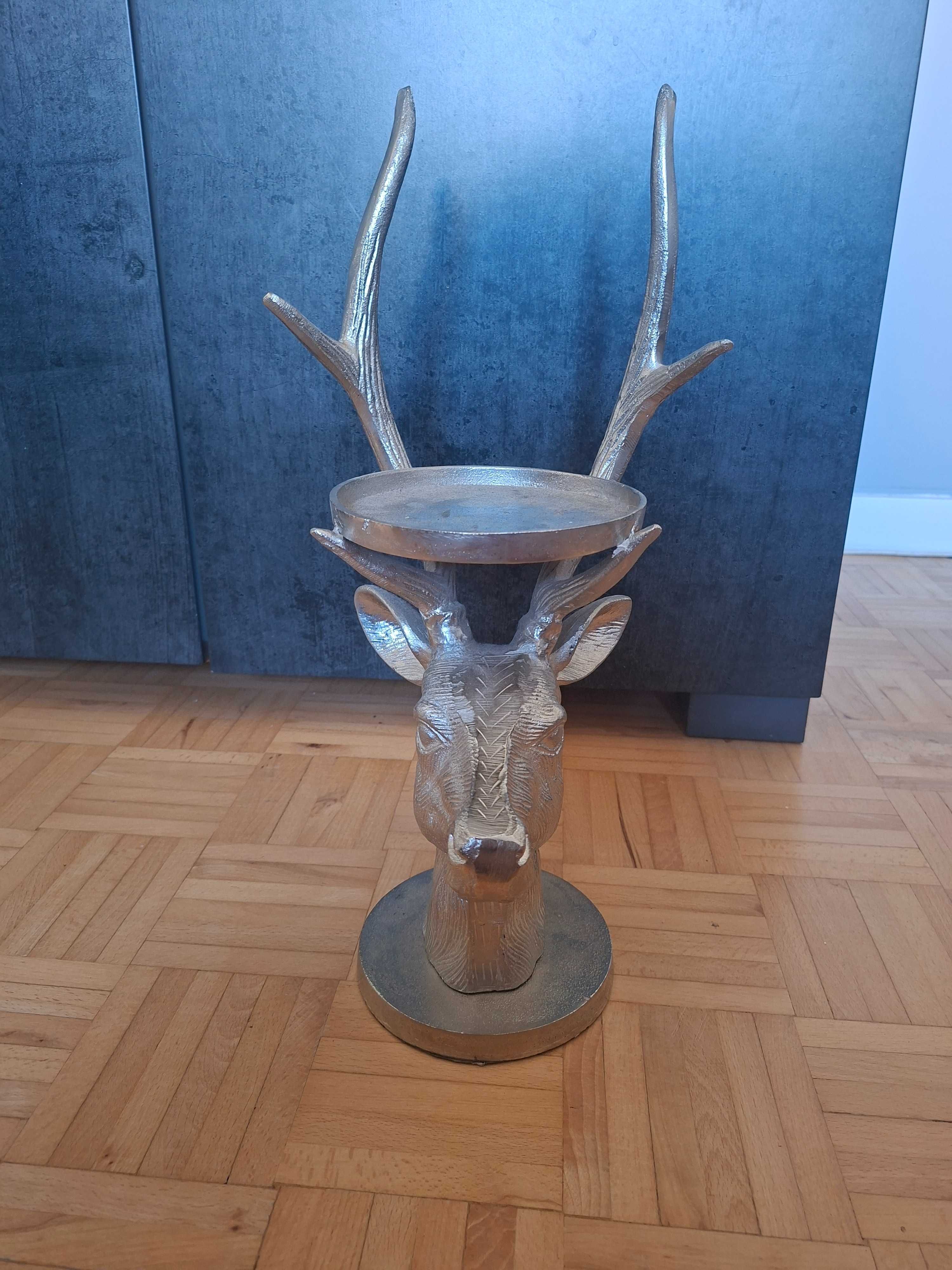 Metalowy świecznik