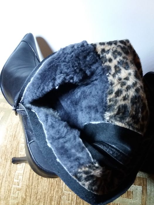 Сапоги 39 р. ботфорты женские зимние черные на змейке на шпильке с ост