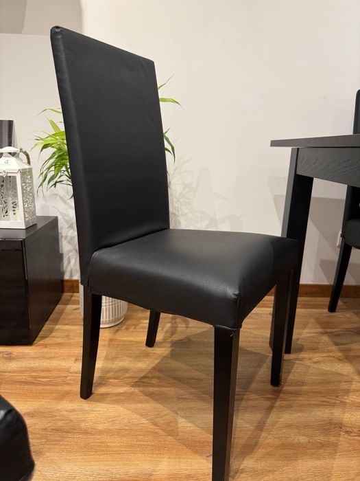 Mesa de jantar extensível e 6 Cadeiras