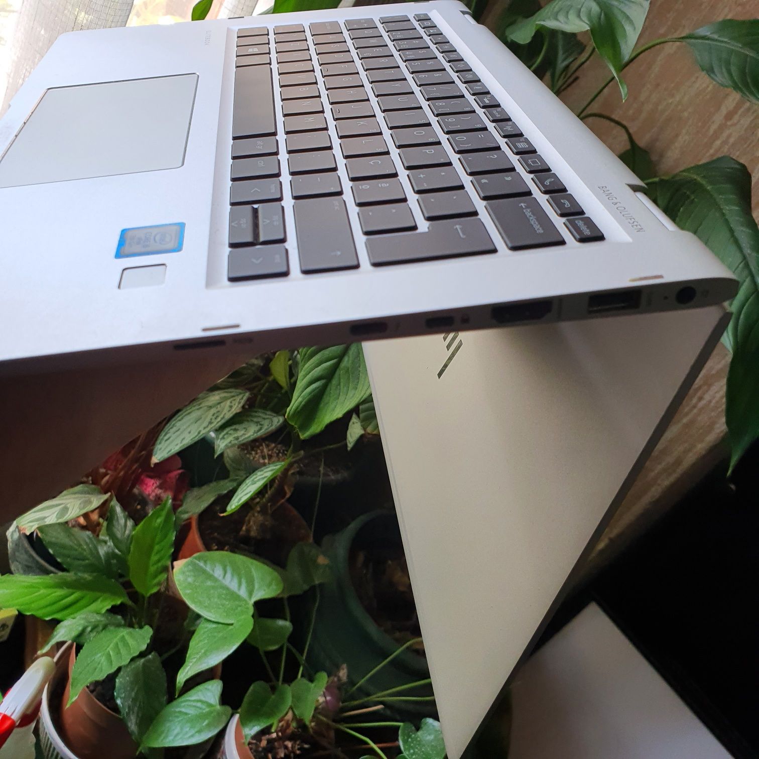 Portátil HP X360 i5  Vpro 8 Gb SSD 512GB