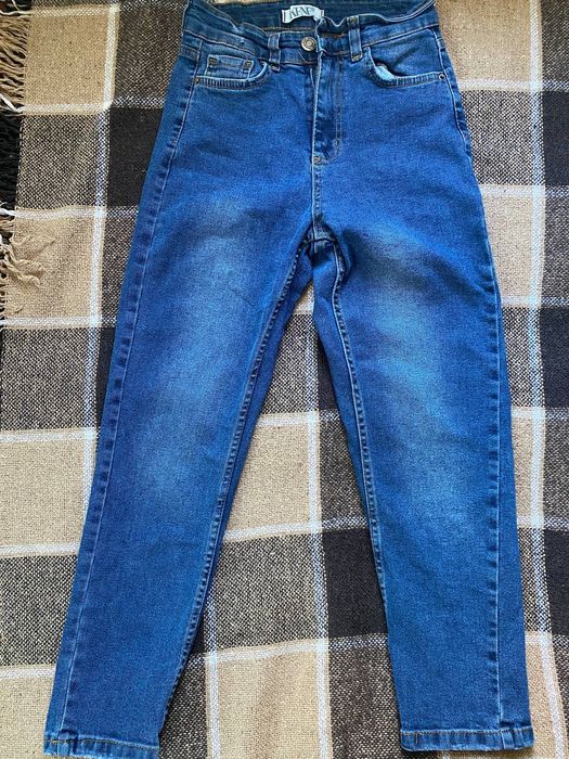 Джинси мом дівчинка