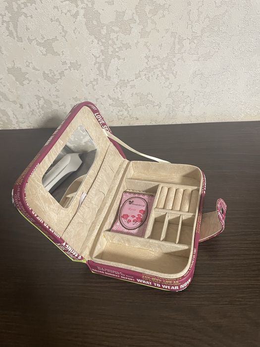Дорожня шкатулка для прикрас