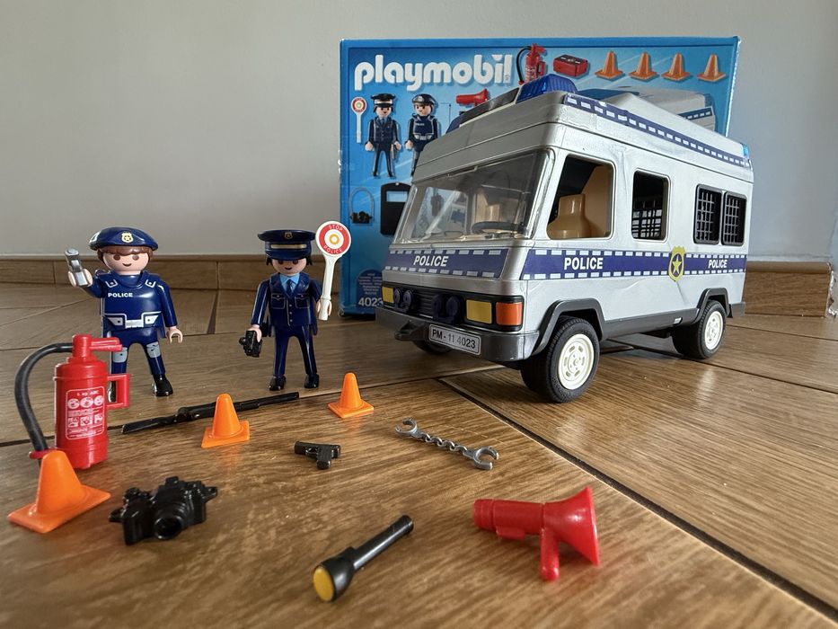 Samochód policyjny PLAYMOBIL 4023