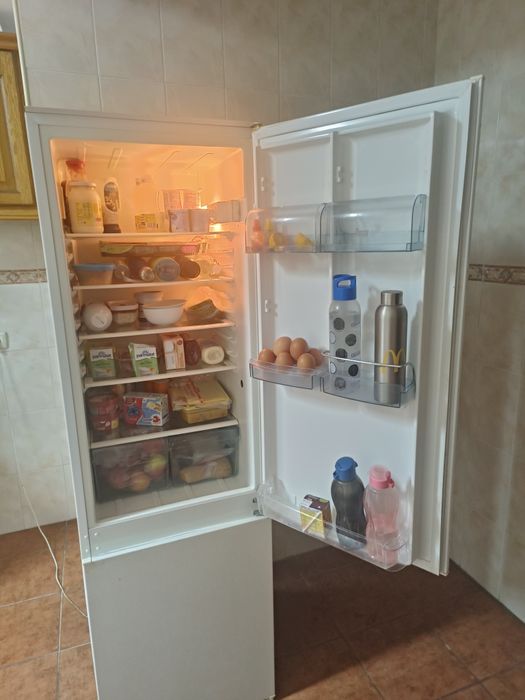 Frigorífico invertido