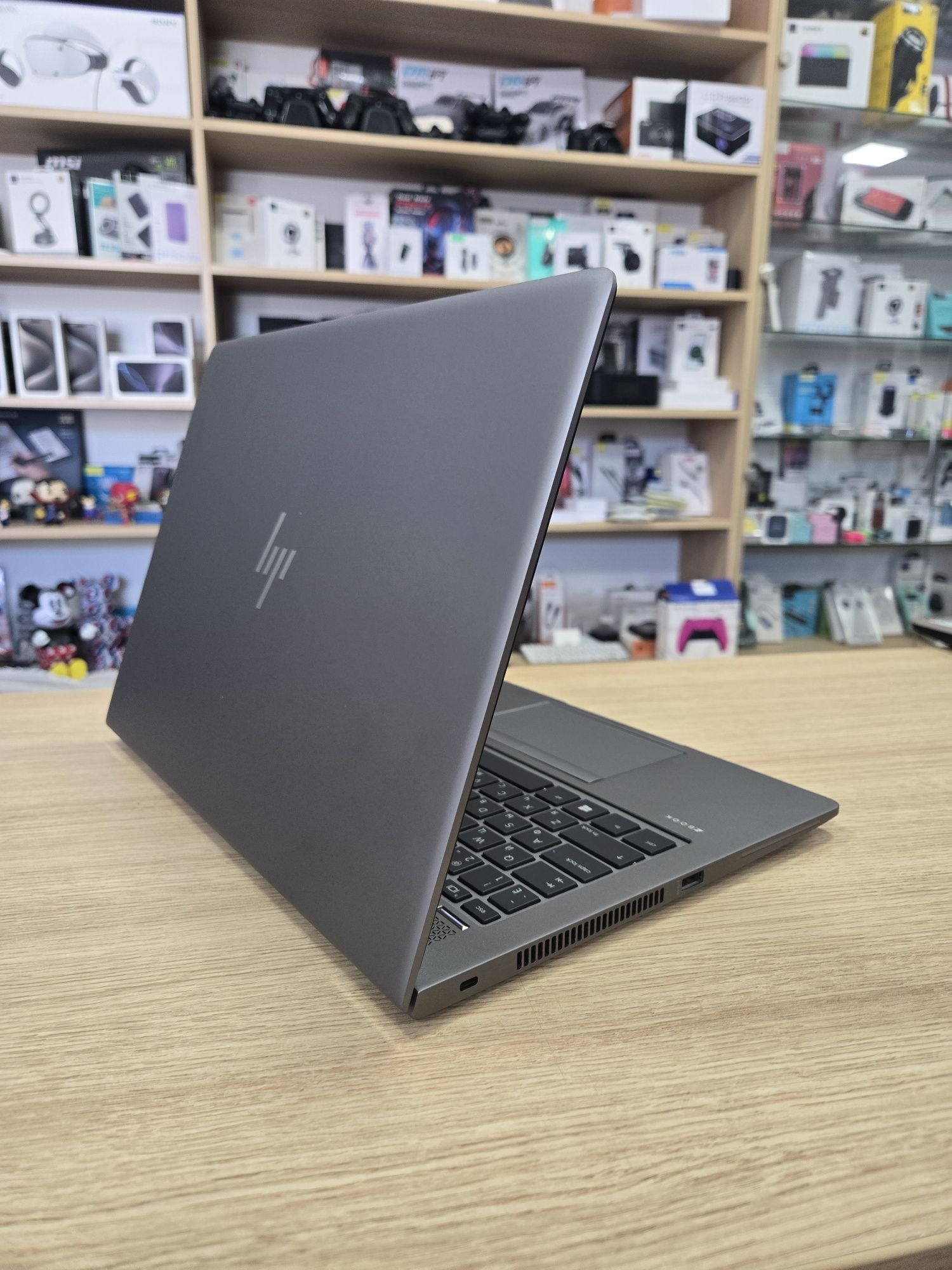 Потужній/Як нові/Батарея 100%-6годин YouTube/HP zbook 14/i7/16/ssd/IP