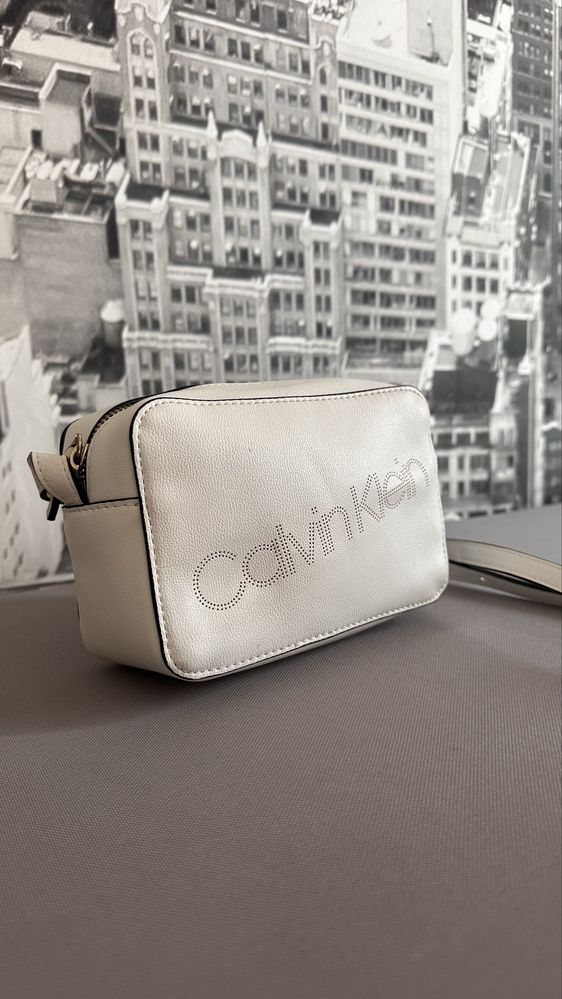 Torebka Calvin Klein – biała, jak nowa