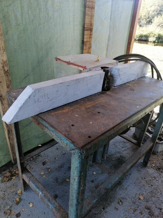 Frezarka z kompletem frez