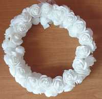 Romantyczny Wianek biały w róże, różyczki